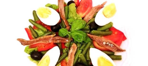 Слоеный салат нисуаз