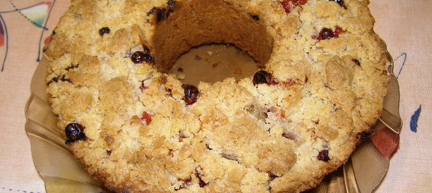 Кекс с клюквой и посыпкой