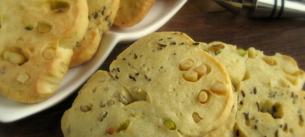 Сырное печенье 4 в 1 с орехами и семенами