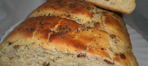 Батон на манке с изюмом