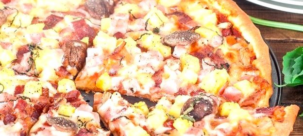 Пицца гавайская с ананасами