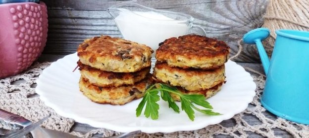 Овощные оладьи с шампиньонами