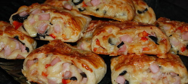 Булочки с сыром и ветчиной