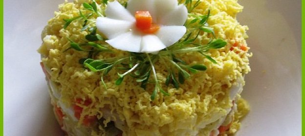 Салат с кальмарами «Морской прибой»