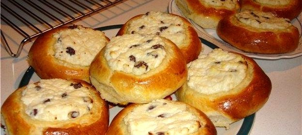 Булочка с творогом