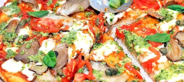 Пицца с вешенками