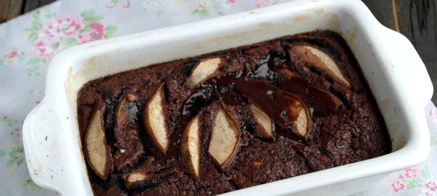 Шоколадный клафути с грушей