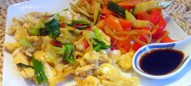 Вок-яичница (яичница в азиатском стиле)