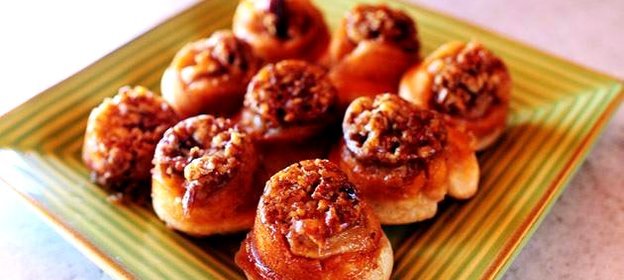 Мини-булочки с орехами