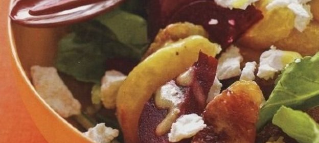 Салат из апельсина, свеклы и аругулы