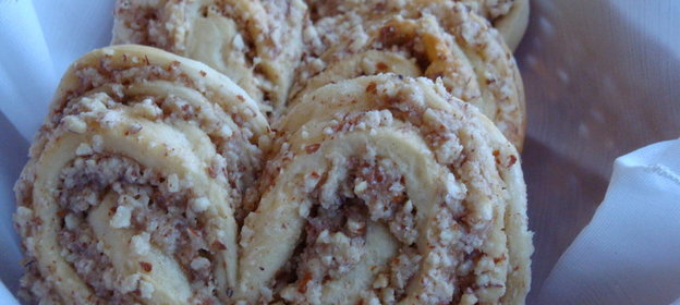 Сердечные булочки-плюшки с миндалем. Вкусно и красиво!