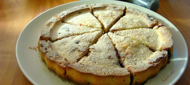 Кекс с чёрной смородиной и корицей