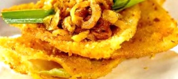 Шницель капустный с луковой заправкой