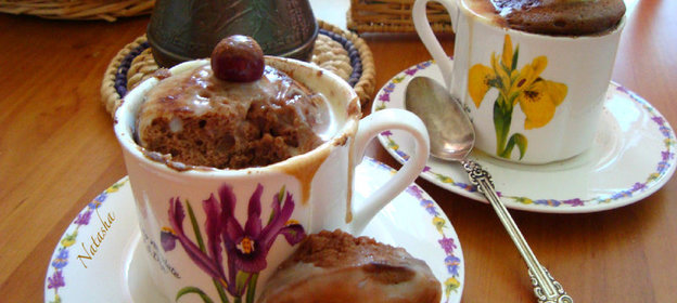 Бисквитный десерт в чашках из СВЧ Гости на пороге