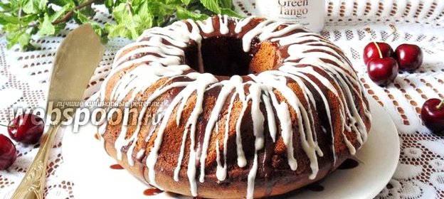 Кекс с черешней и шоколадом