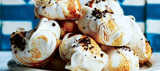 Меренги со вкусом кофе и фундука