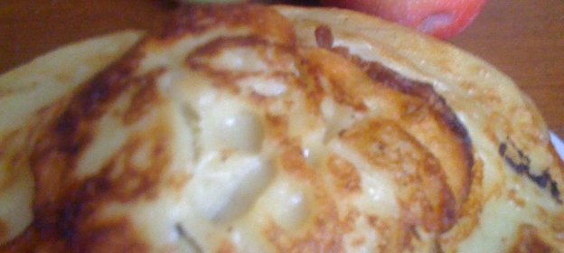 Оладьи с яблоком