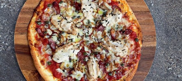 Пицца с цесаркой с ароматом барбекю