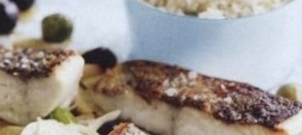 Морской окунь, запеченный в духовке