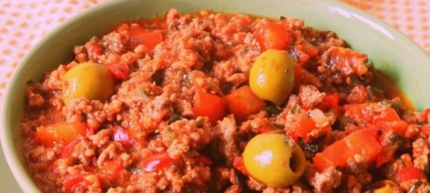 Овощи с фаршем в мультиварке