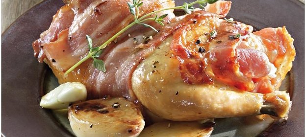 Французская булочка с горячей сосиской