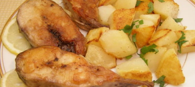 Салат из морского окуня и креветок