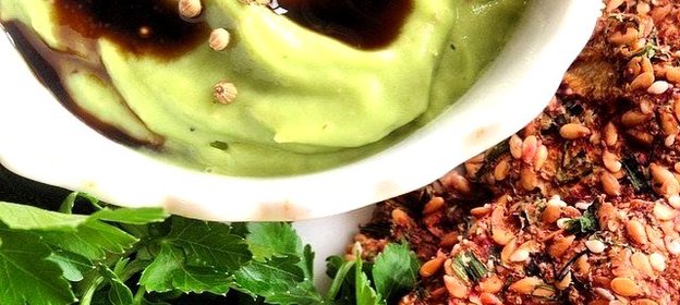 Соус из авокадо с кориандром