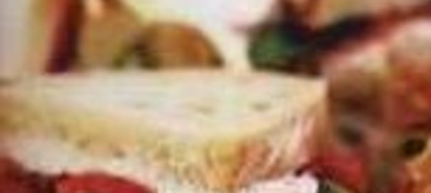 Морской окунь под сметанным соусом