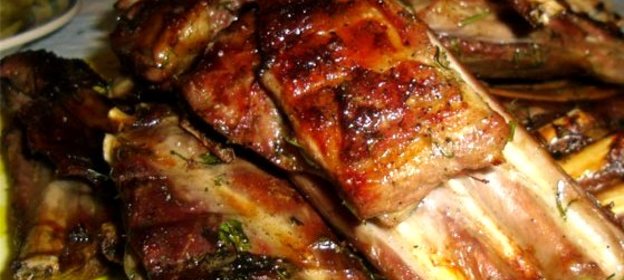 Ребрышки барбекю на мангале