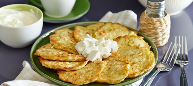 Оладьи из кабачков с сыром фета