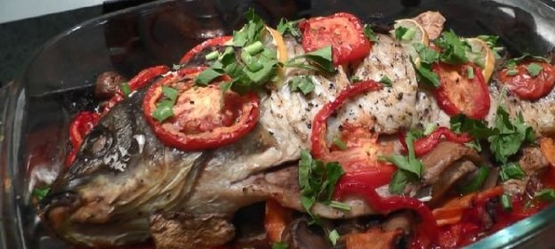 Пицца с пикантными мясными кусочками