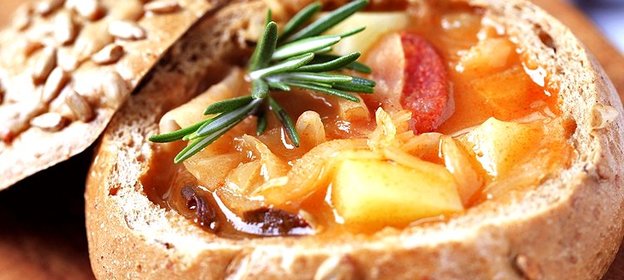 Гуляш в хлебе