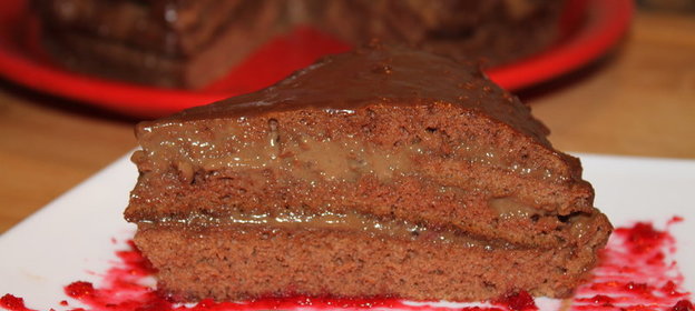 Торт горькошоколадный с кофейным кремом и ромовой пропиткой