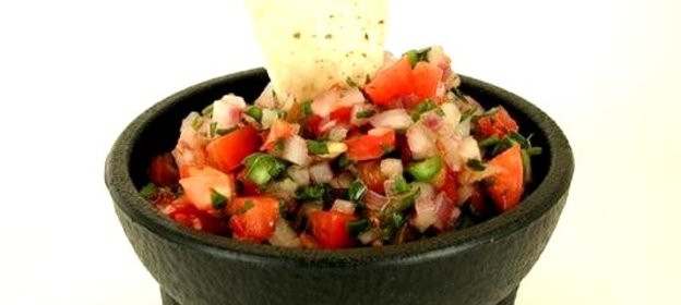 Свежая мексиканская сальса