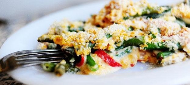 Запеканка с фасолью и беконом