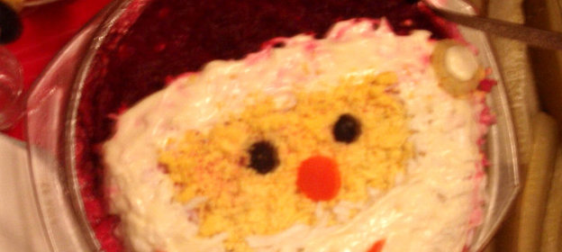 Вариант украшения салата Селедка под шубой