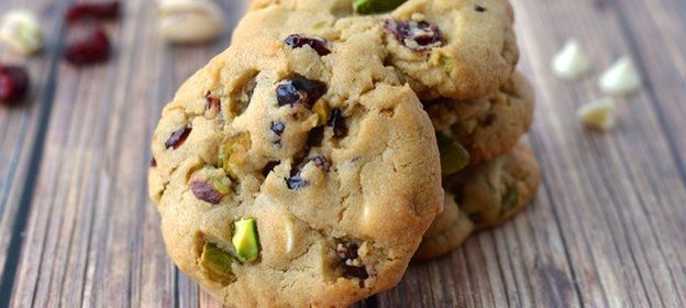 Печенье с клюквой и фисташками