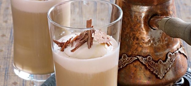Молочный кофе глясе