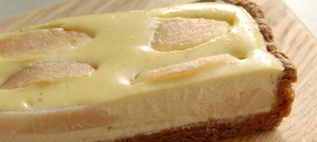 Шоколадный пирог с грушами и творогом