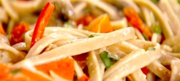 Паста примавера со спаржей и шампиньонами