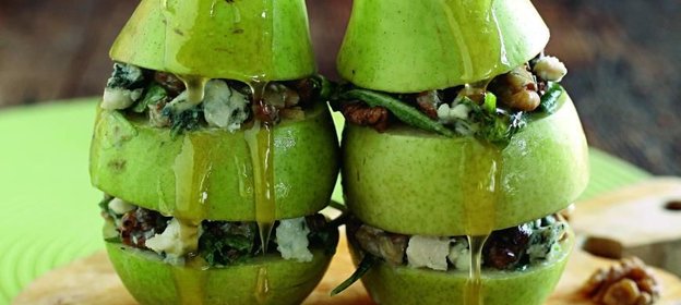 Салат с грушей и сыром