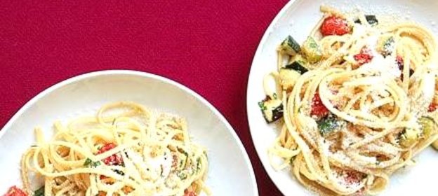 Паста с помидорами и цуккини