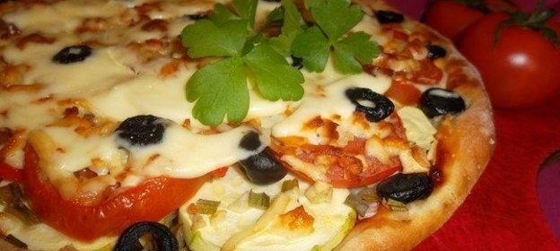 Пицца с рисом и овощами