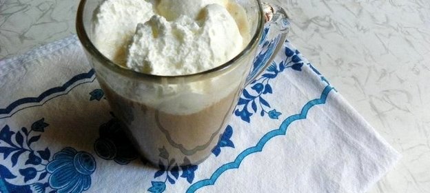 Кофе Глясе с мороженым и молоком