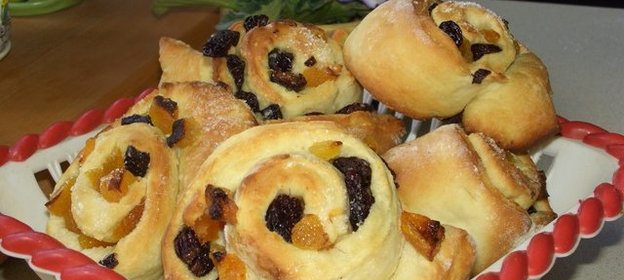 Английские булочки с фруктами