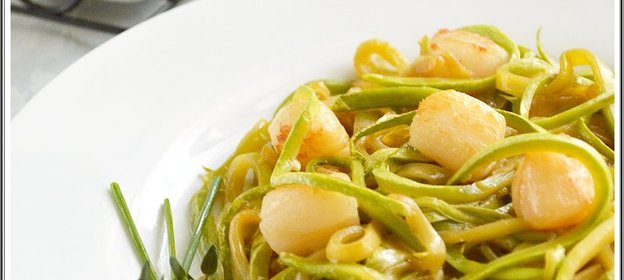 Кабачковая лапша с гребешками