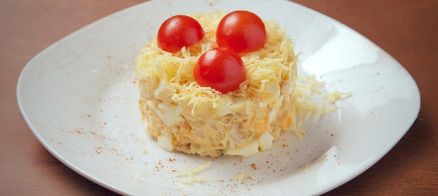 Салат из помидоров черри и курицы