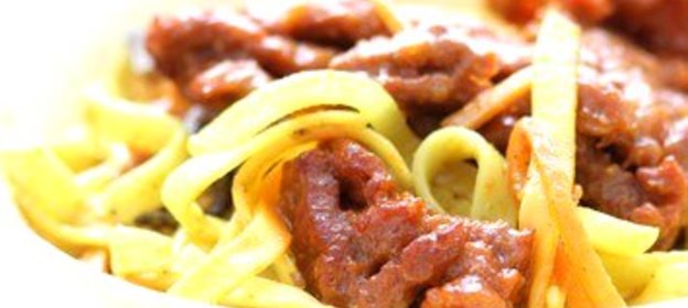 Жареная лапша со свининой (Tian Tian Chao Mian)