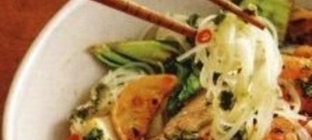 Рисовая лапша с курицей