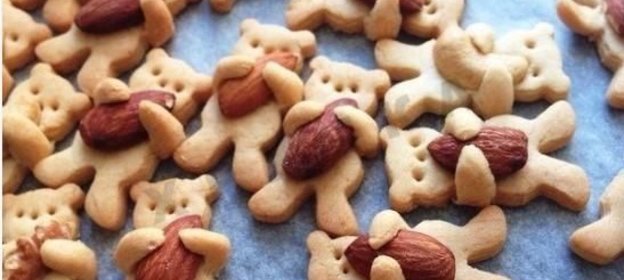 Песочное печенье Мишки с орешками